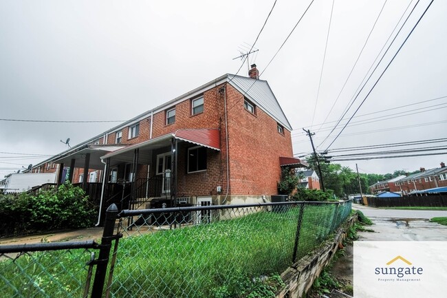 Building Photo - 3427 North Point Rd