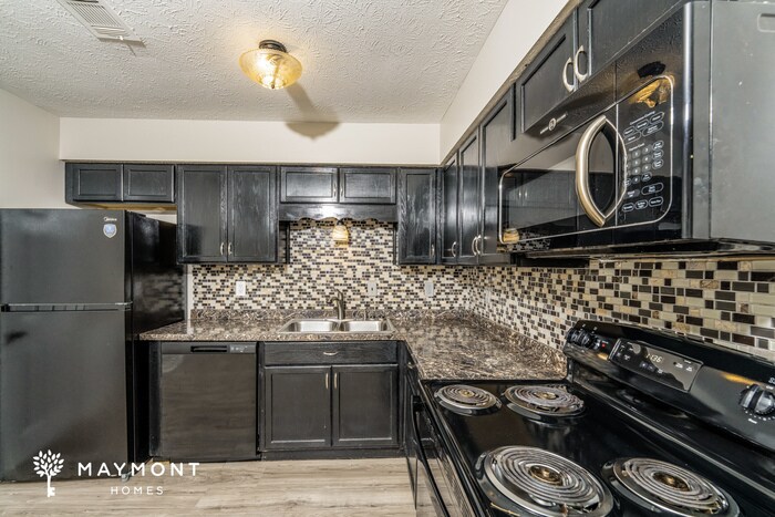 Building Photo - 8264 Country Cir