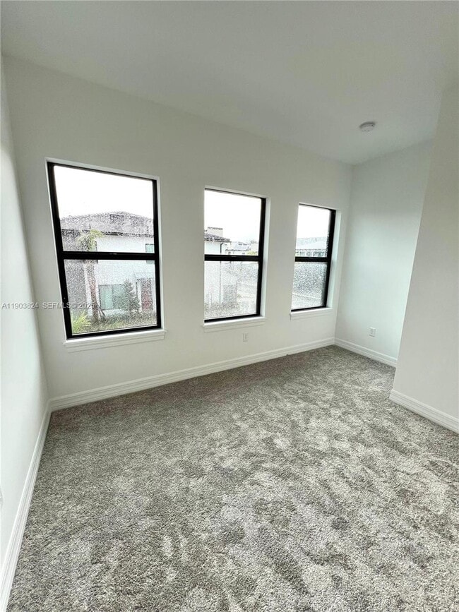 Building Photo - 130 S University Dr