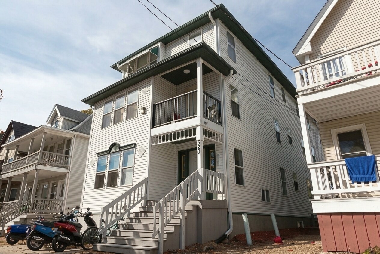 Building Photo - 520 W Mifflin St