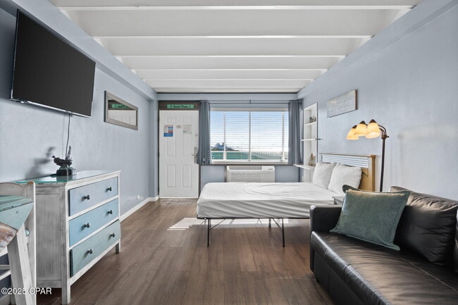 Building Photo - 14401 Front Beach Rd