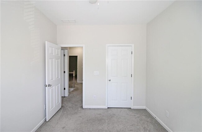 Building Photo - 335 Snowgoose Ct