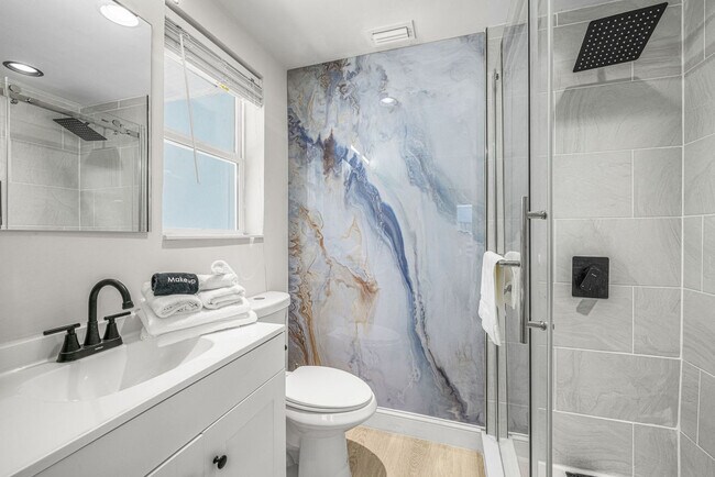 Building Photo - 510 79th Ave