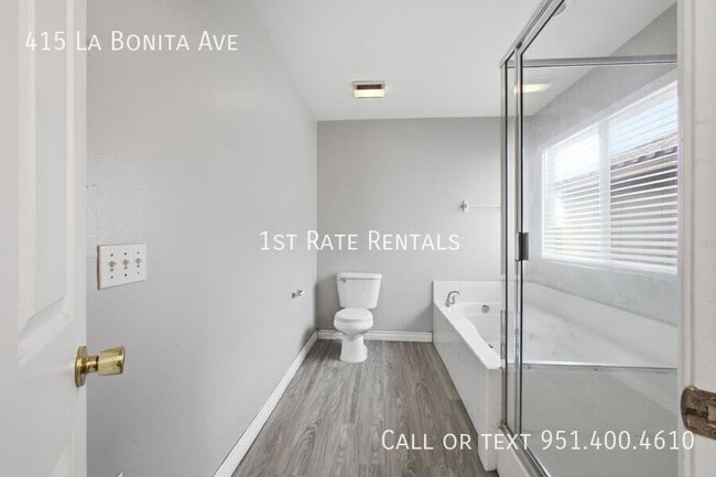 Building Photo - 415 La Bonita Ave