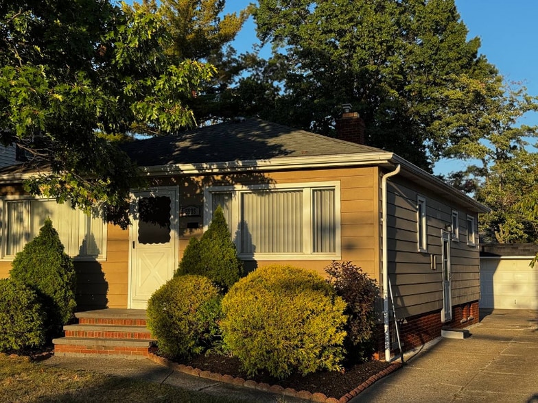 Building Photo - 5535 W 54th St