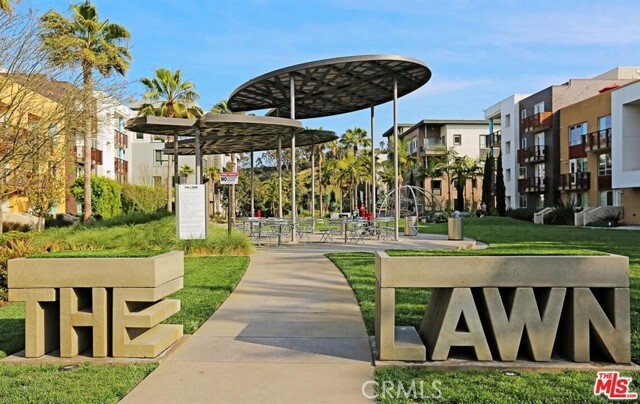 Building Photo - 7100 Playa Vista Dr