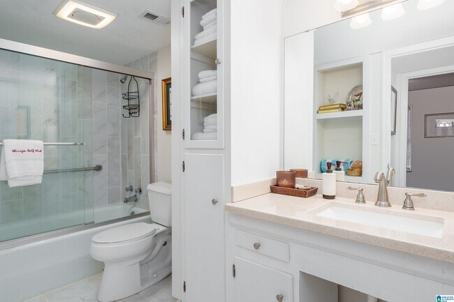 Building Photo - 1745 Jack Warner Pkwy