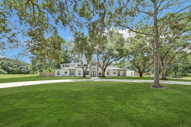 Building Photo - 26511 Meadow Ln