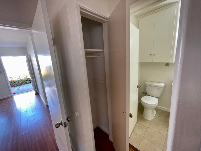 Building Photo - $500 OFF 1ST MONTHS RENT!!! 1 Bedroom 1 Ba...