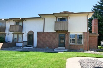 Building Photo - 3 Bedroom condo in quiet community!
