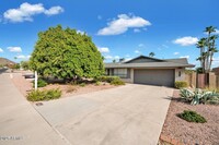 Building Photo - 2410 E Sahuaro Dr