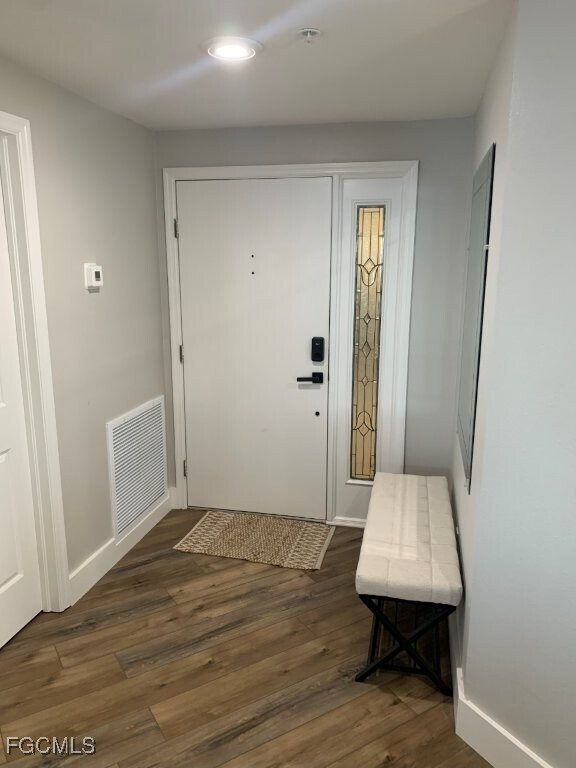 Building Photo - 1925 Clifford St