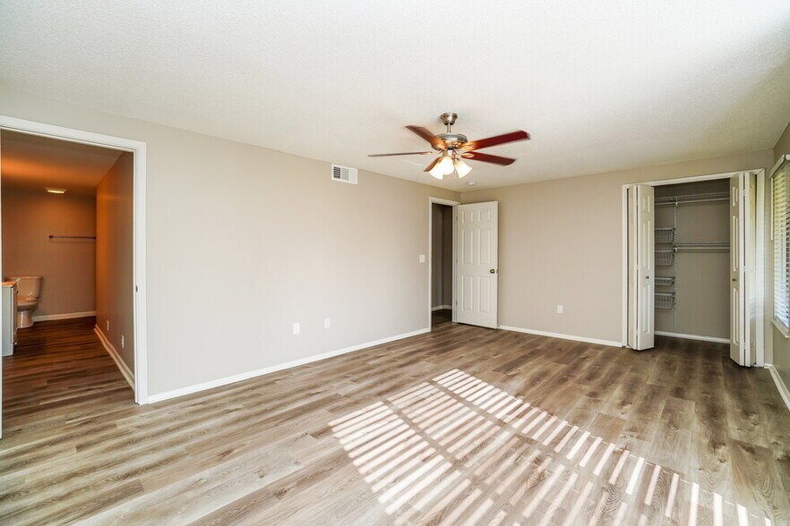 Building Photo - 12143 Twincreek Dr