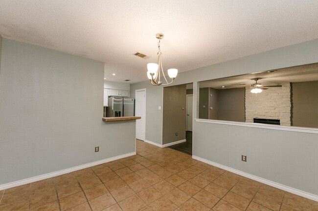 Building Photo - Marvelous in Milwood!