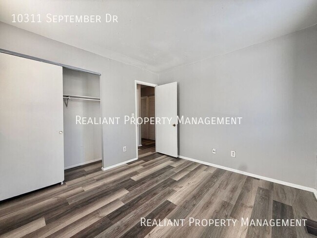 Building Photo - 10311 September Dr