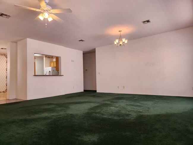 Building Photo - SINGLE STORY TOWN HOME AVAILABLE