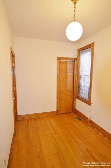 Building Photo - 638 W Drummond Pl
