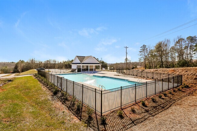 Building Photo - 5 Oak Rose Dr