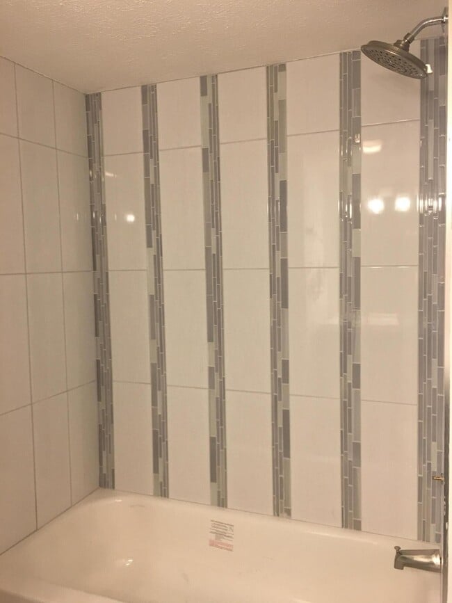 Building Photo - 3112 Bolgos Cir