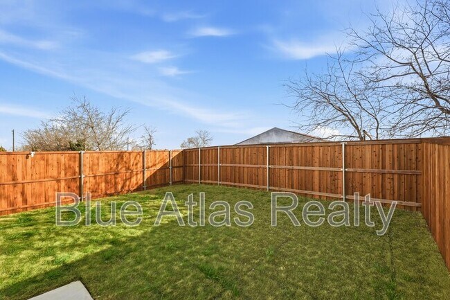 Building Photo - 12200 Steeplechase Dr