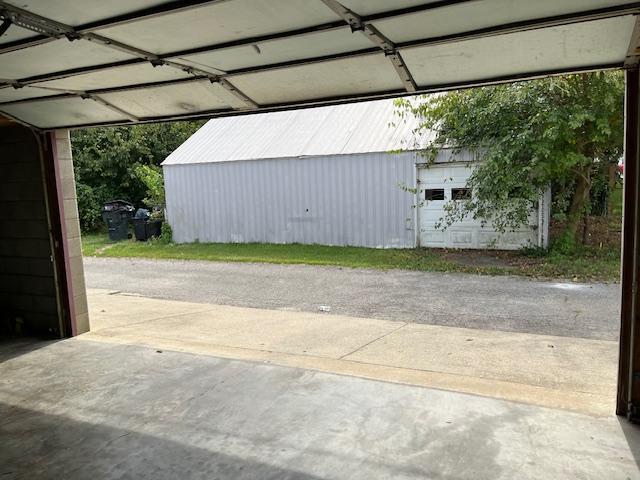 Building Photo - 2228 Shelby St