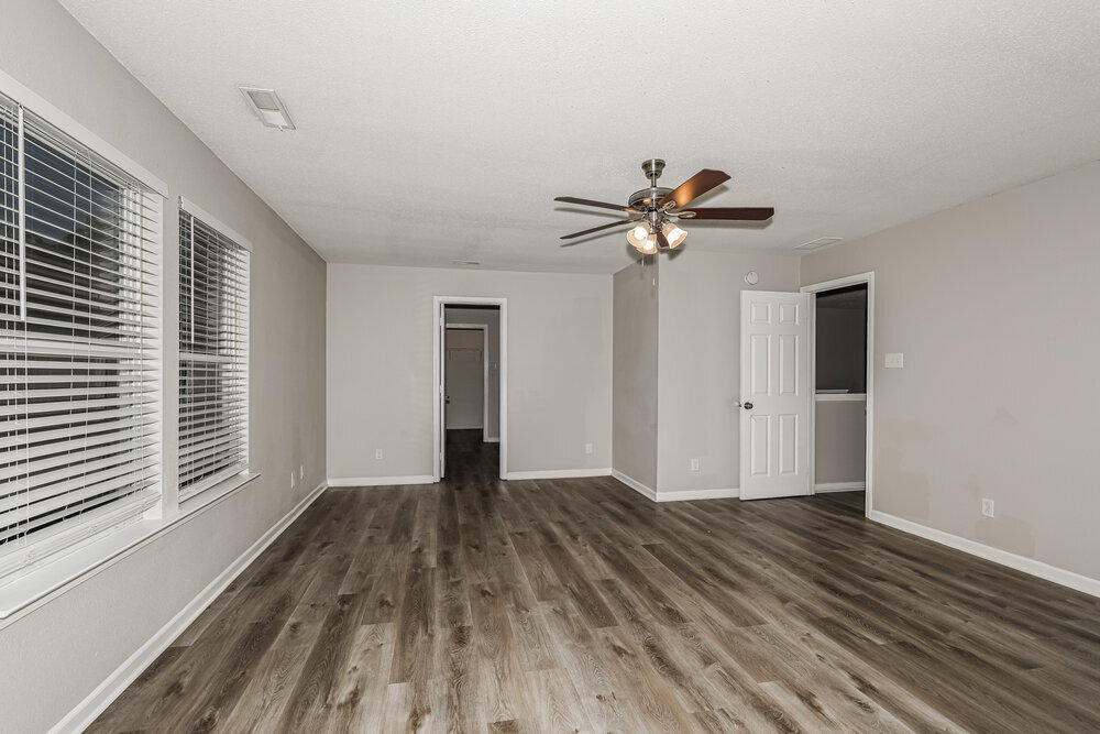 Building Photo - 333 Sunburst Ln
