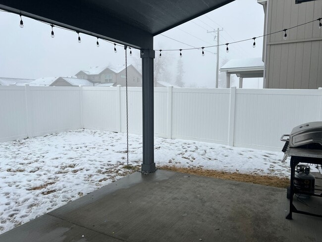 Building Photo - New on the Market!