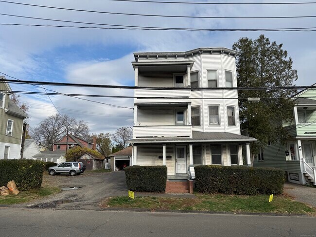 Building Photo - 174 Brentwood Ave