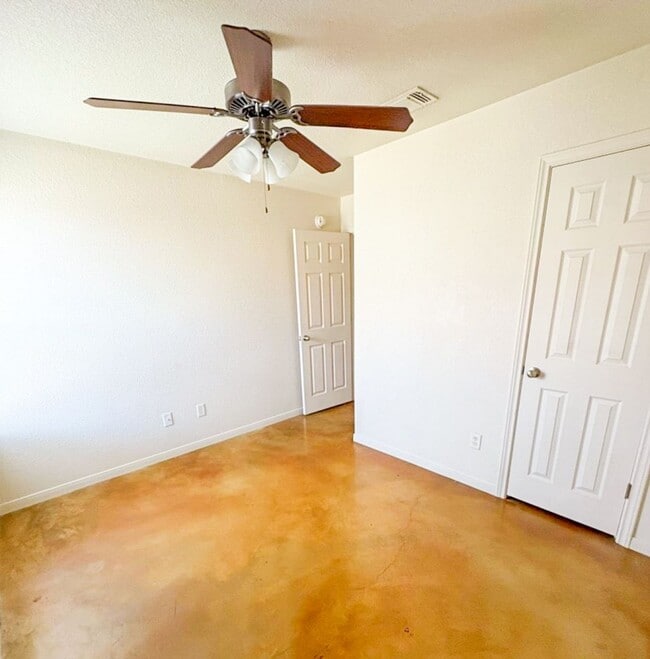 Building Photo - 1402 Powder River Dr