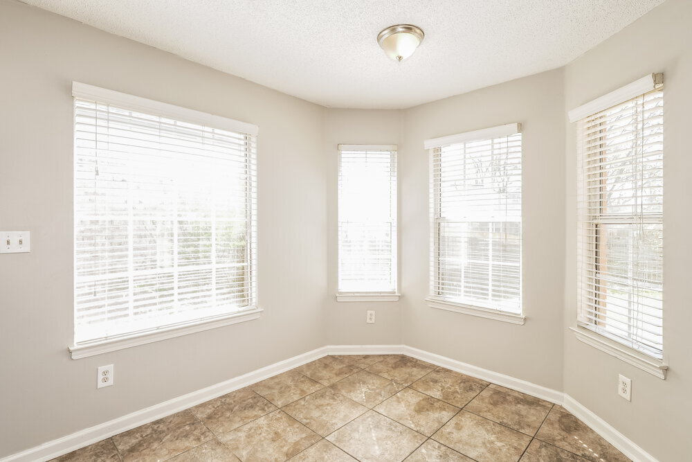 Building Photo - 1651 Thomas St