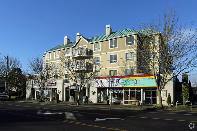 Primary Photo - Ivy Court Apartments