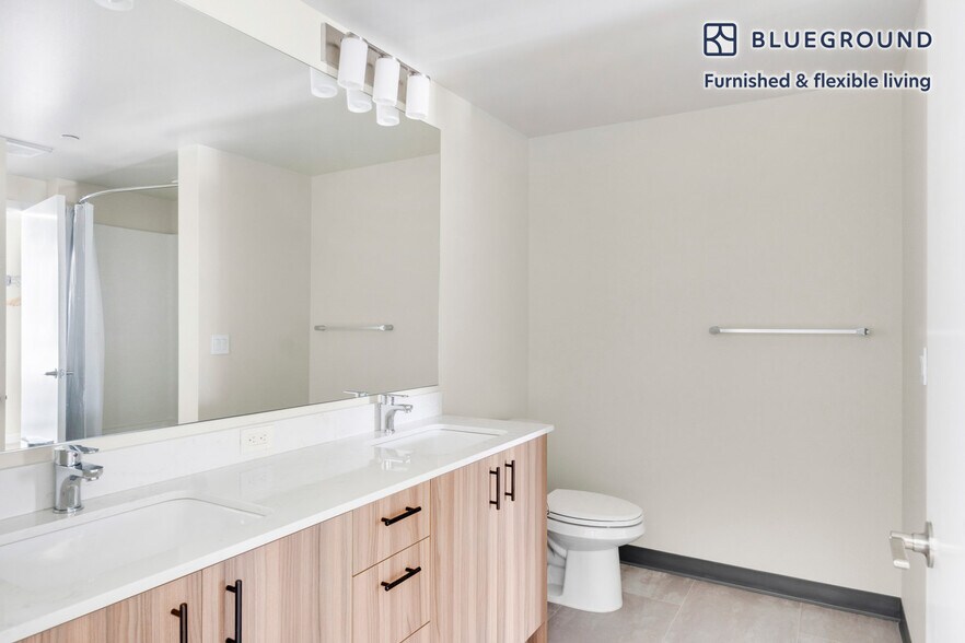 Building Photo - 18004 Midvale Ave N