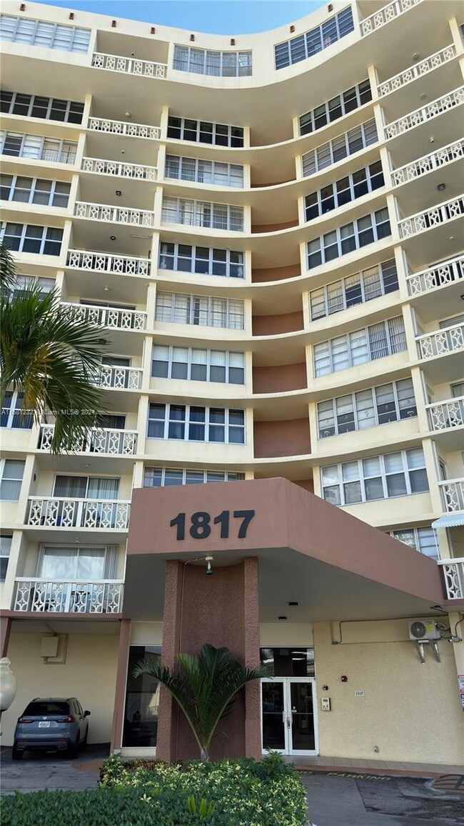 Building Photo - 1817 S Ocean Dr