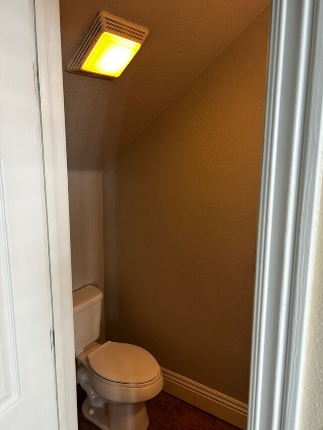 Building Photo - Fayetteville Home in Salem Village Subdivision!