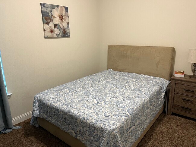 Downstairs bedroom 2 - 136 Peace Pl