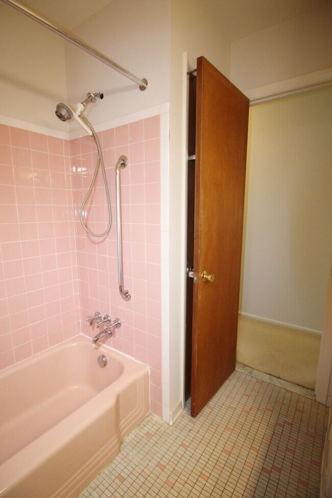 Building Photo - 3BR/2B Home