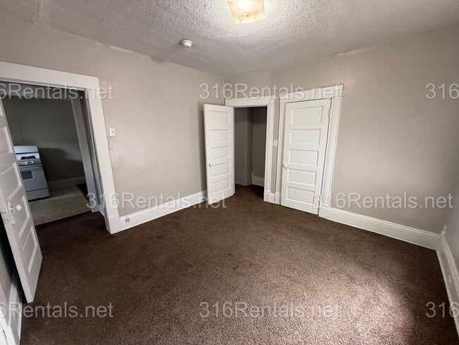 Building Photo - 241-243.5-2435 N Chautauqua St