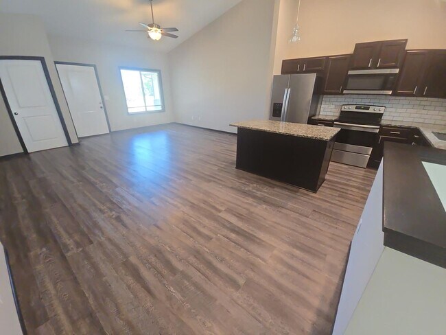 Building Photo - 12817/19 E Timber Lake Ct