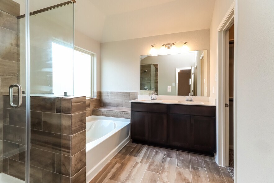 Building Photo - 7946 Fijian Cypress Dr