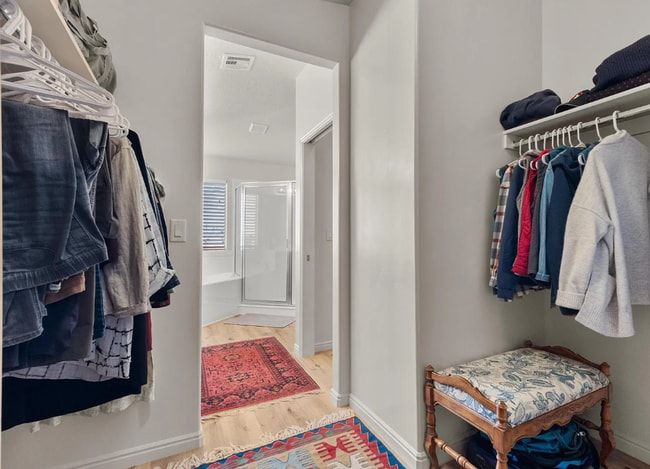 Building Photo - Your Perfect Hurricane Getaway Awaits!