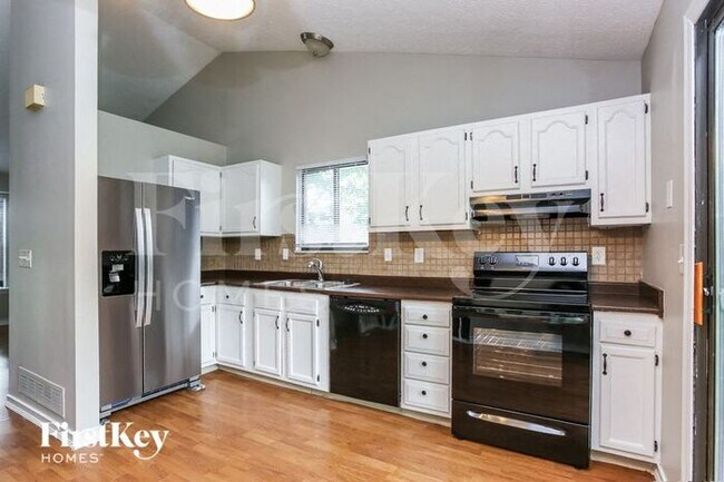 Building Photo - 6976 Finchley Dr