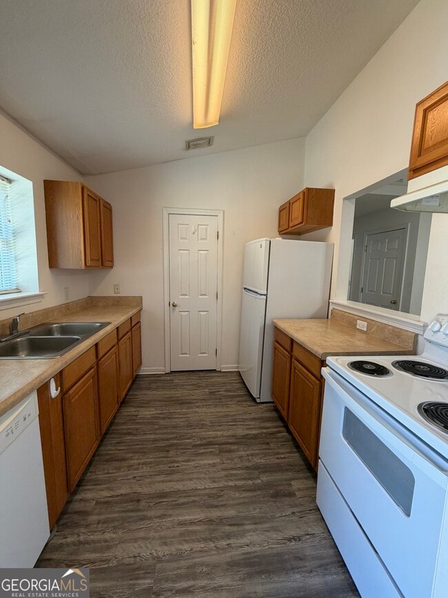 Building Photo - 401 Lawnwood Ct