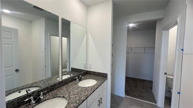 Building Photo - 3185 Viceroy Ct