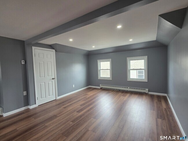 Building Photo - 68-70 Westfield Avenue Unit