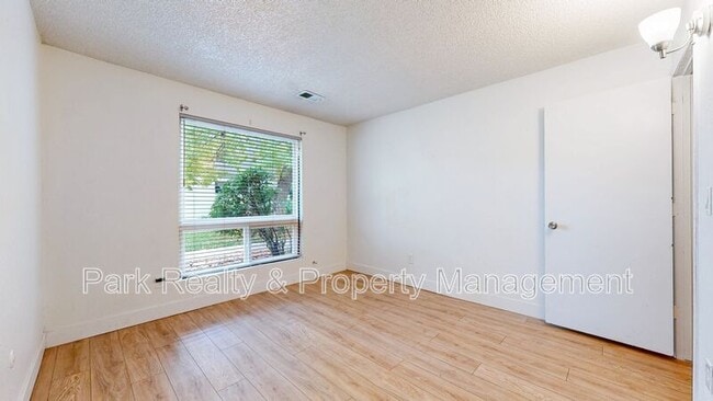 Building Photo - 7373 W Florida Ave