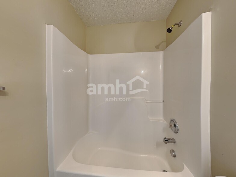 Building Photo - 501 Gonzaga Cir