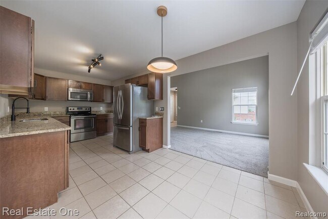 Building Photo - 1285 16th St