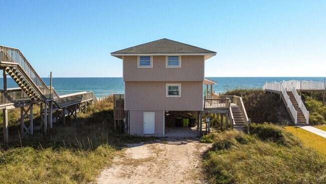 Building Photo - Off Season Rental **Oceanfront, Pet Friendly, 4 Bedroom Beach House** Available November 1st, 202...