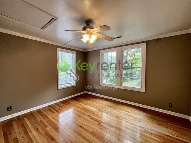 Building Photo - 904 Boylston St