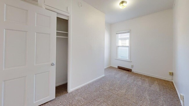 Building Photo - Downtown Ames Duplex - Main Floor Unit